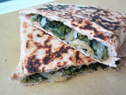 Piadina romagnola con erbe cucina